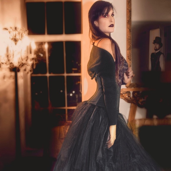 Meet your Posher, Alisa - Picture 1 of 16